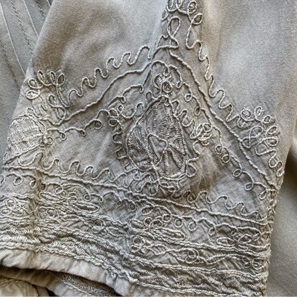 SOLITAIRE Pastel Sage Embroidered Tunic 3/4 Sleeves Size 1X - Picture 7 of 12